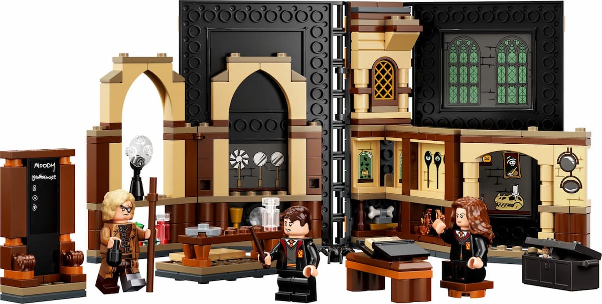 Hogwarts Moment: Defence Against the Dark Arts Class LEGO set (#76397-1)