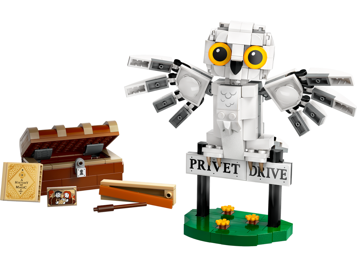 Hedwig at 4 Privet Drive LEGO set (#76425-1)