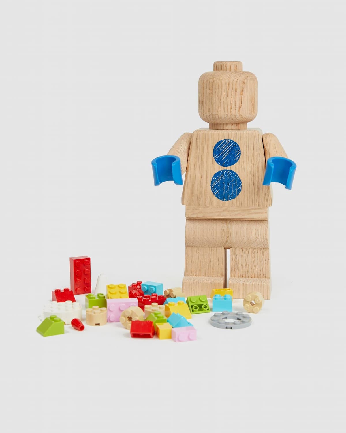 Wooden Minifigure (Colette Mon Amour Limited Edition) LEGO set (#853967-2)
