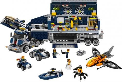 Mission 6: Mobile Command Center LEGO set (#8635-1)