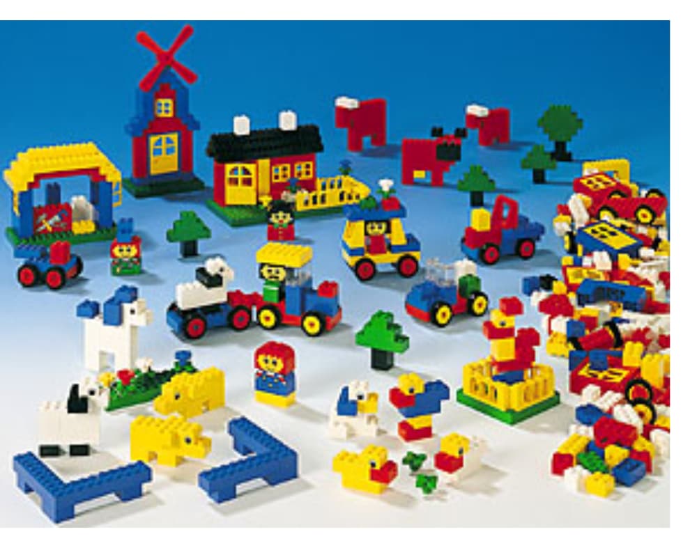 Basic Farm LEGO set (#9253-1)