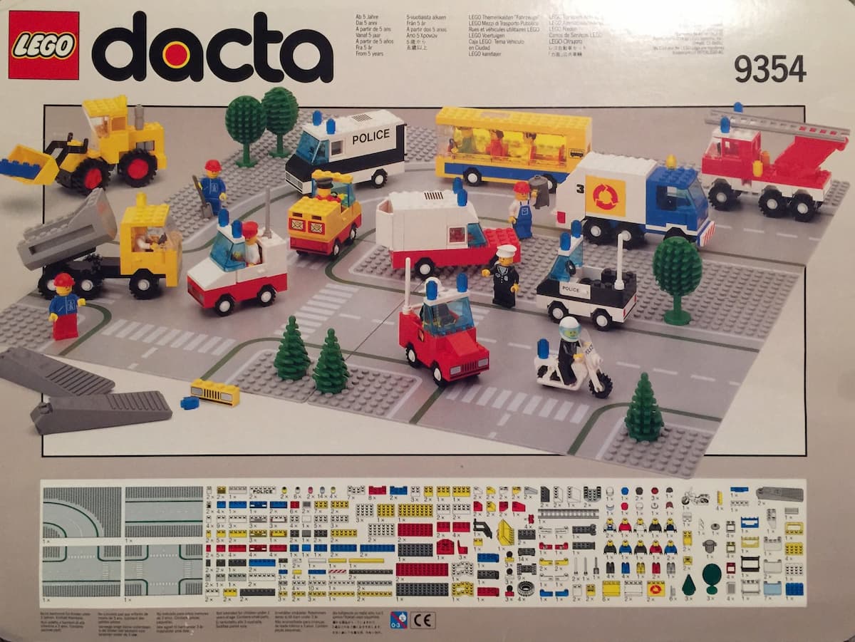 Town Street Theme LEGO set (#9354-1)