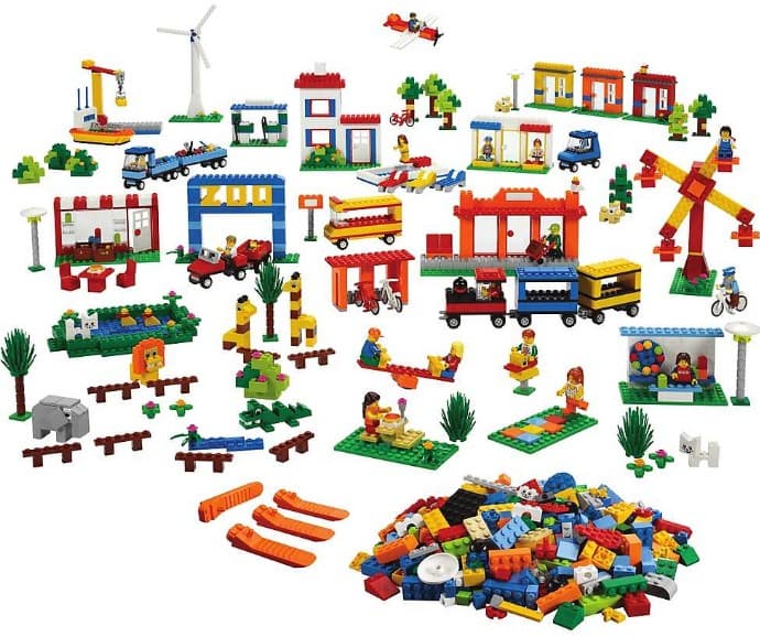 Community Starter Set LEGO set (#9389-1)