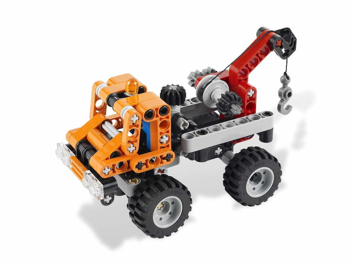 Mini Tow Truck LEGO set (#9390-1, 2012)