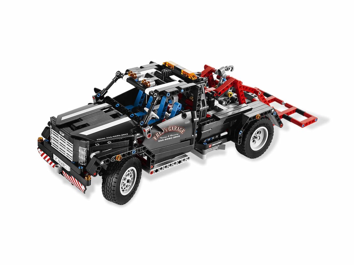 Pick-Up Tow Truck LEGO set (#9395-1)
