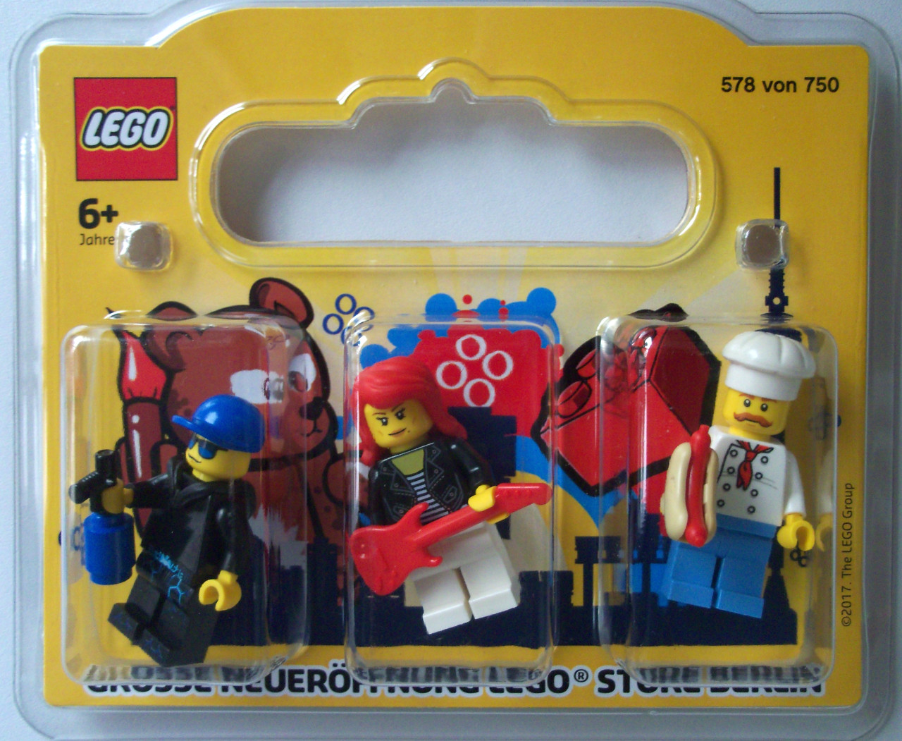 Big New Opening LEGO Store Berlin LEGO LEGO Brand Store set (#BERLIN-2, 2017)
