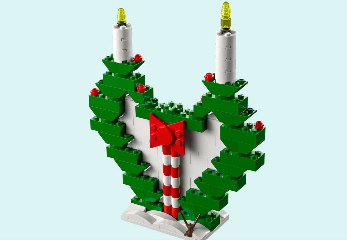 A “woah, you MADE that?!” heart LEGO set (#EXPERTHEART-1)