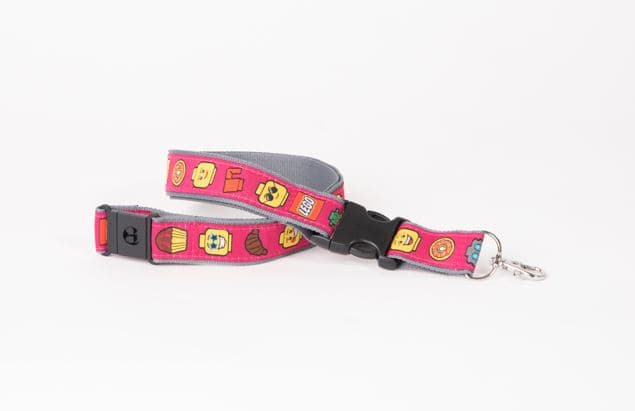 Minifigure Emoji Lanyard (Pink) LEGO Gear set (#LANYARD-11, 2023)