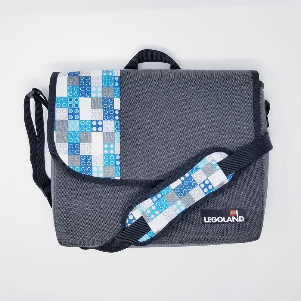 2 x 2 Building Brick Messenger Bag LEGO Bags, Totes, & Luggage set (#MESSENGERBAG-2, 2021)