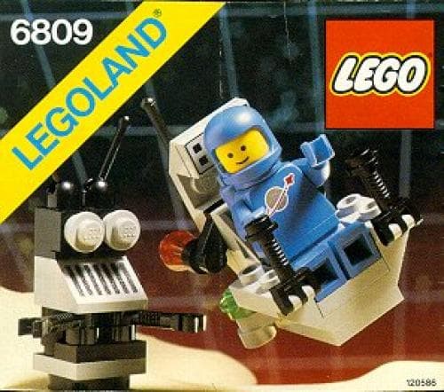 XT-5 and Droid LEGO set (#6809-1)