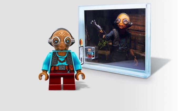 Signed Maz Kanata minifigure LEGO Star Wars set (#MAZKANATA-1, 2020)